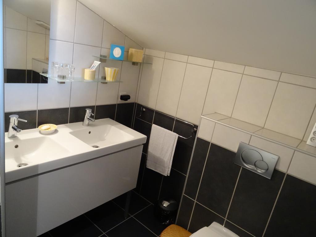 Une Chambre En Ville Savigneux (Loire) Quarto foto