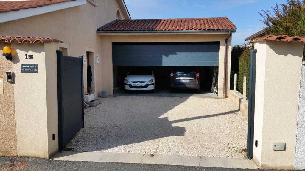 Une Chambre En Ville Savigneux (Loire) Exterior foto