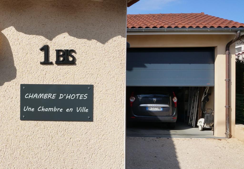 Une Chambre En Ville Savigneux (Loire) Exterior foto